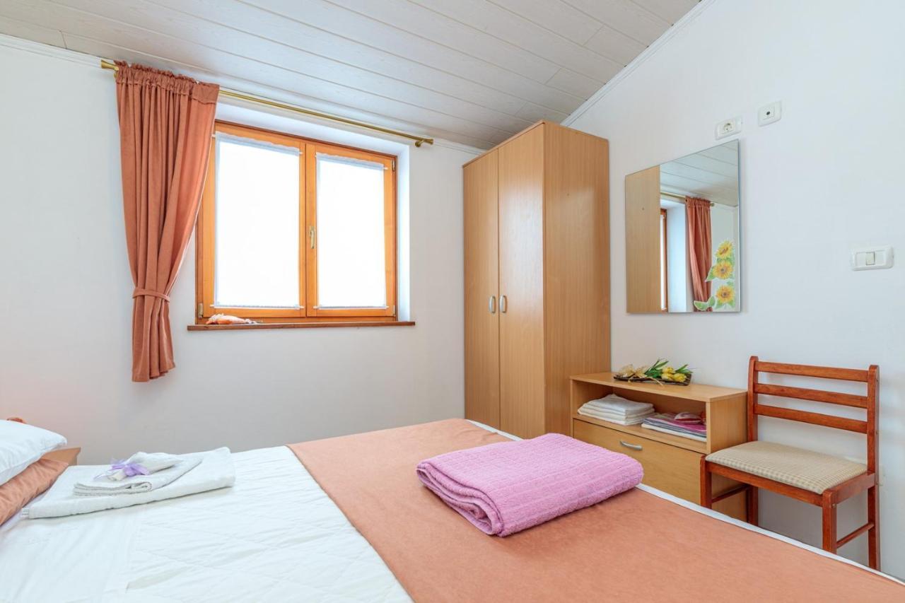 Apartments Sveti Leonard Oprtalj Buitenkant foto